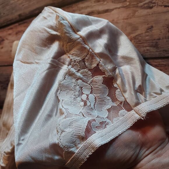 Vanity Fair Beige Underwear 3 Pack - Picture 2 of 3